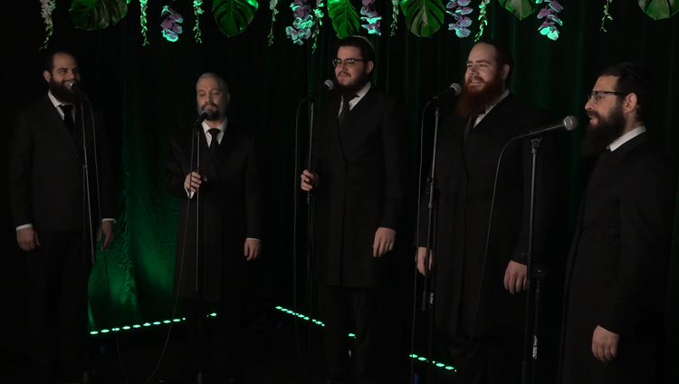 Yud Tes Kislev choir performance